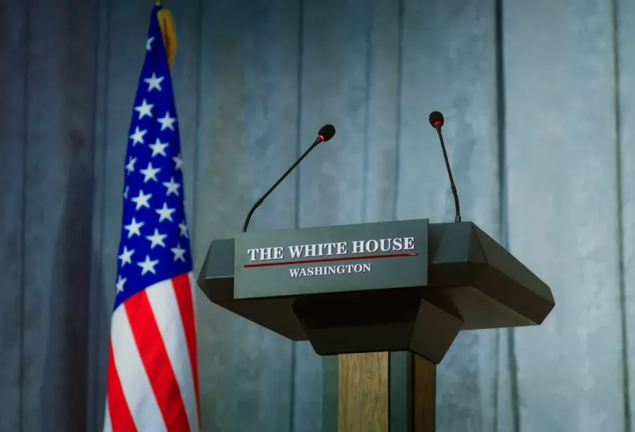 Ai Đang Ảnh Hưởng Quyết Định Của Trump? Sự Tập Trung Quyền Lực Của Giới Công Nghệ